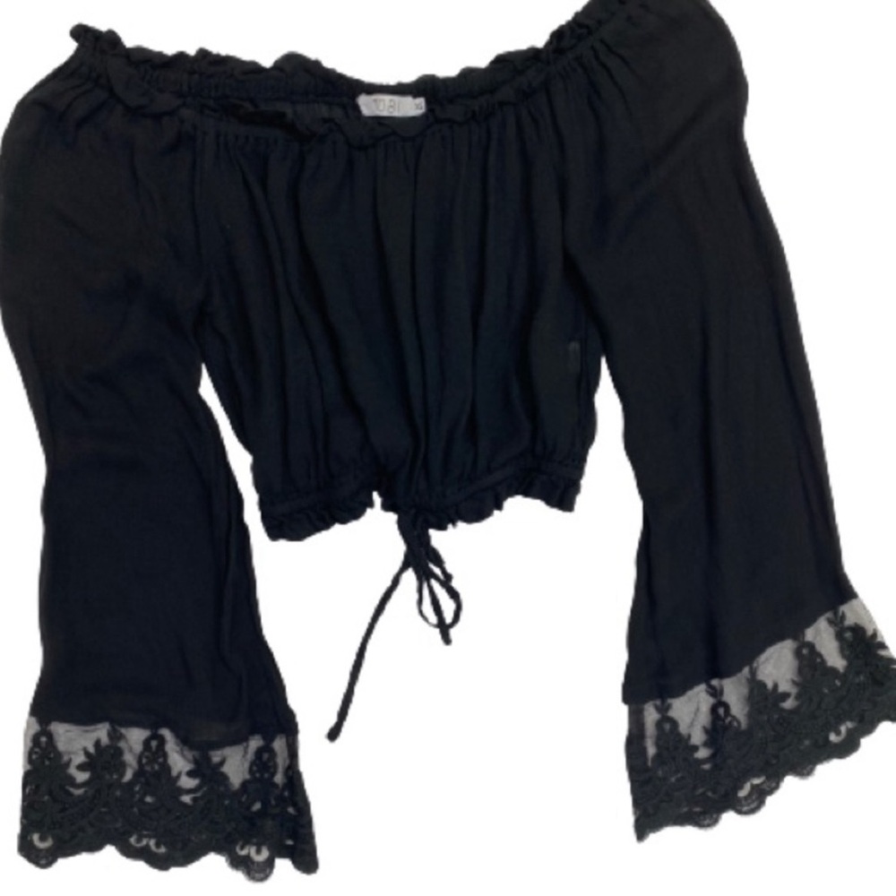 Tobi Off the Shoulder Long Sleeve Crop Top